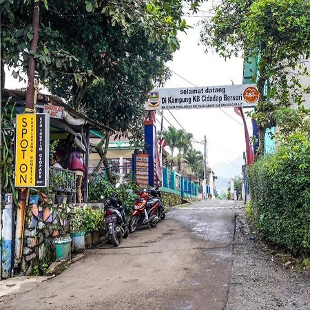 Oyo Homes 90917 Eco Tourism Geopark Padalarang Homestay Syariah Bandung Eksteriør billede