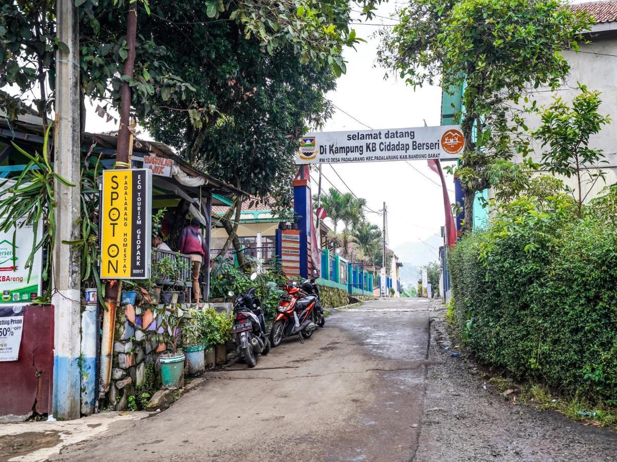 Oyo Homes 90917 Eco Tourism Geopark Padalarang Homestay Syariah Bandung Eksteriør billede